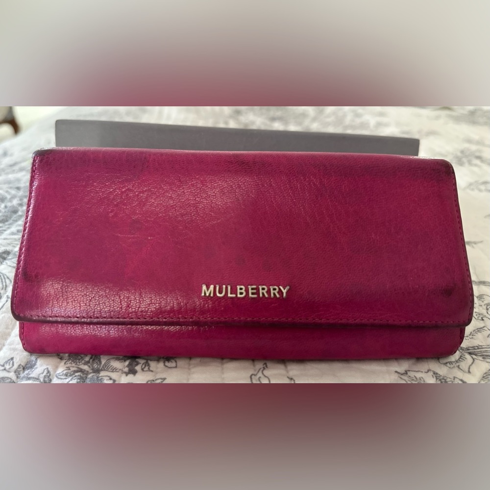 Pre-loved Mulberry Continental long wallet in hot pink